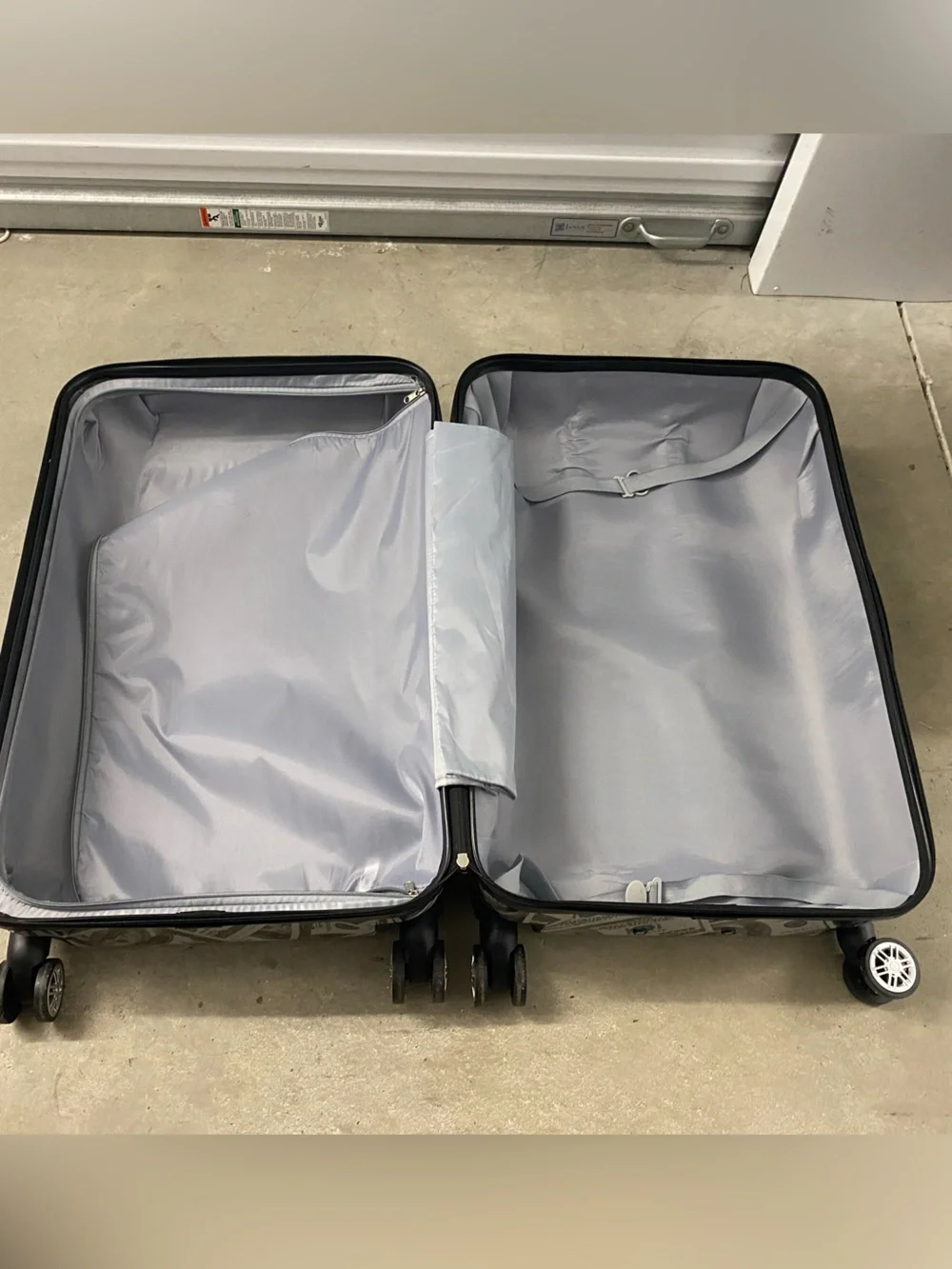 Jane & Berry Hard Shell  Suitcase in White/Green Money Print. 3 Piece Set.